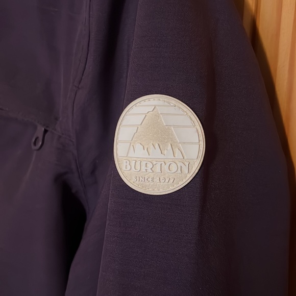 Women’s Burton Snowboard Jacket - Picture 2 of 12
